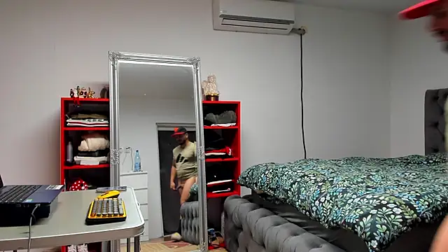 Snapshot of supermanboy94 chatting on 12/03/24, 06:37 supermanboy94 online show from 12/03/24, 06:37