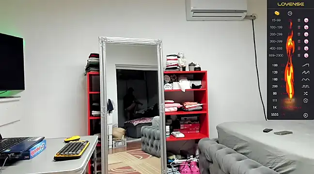 Snapshot of supermanboy94 chatting on 02/03/25, 06:56 supermanboy94 online show from 02/03/25, 06:56