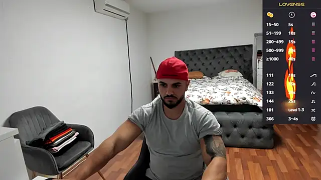 Snapshot of supermanboy94 chatting on 09/29/25, 06:29 supermanboy94 online show from 09/29/25, 06:29