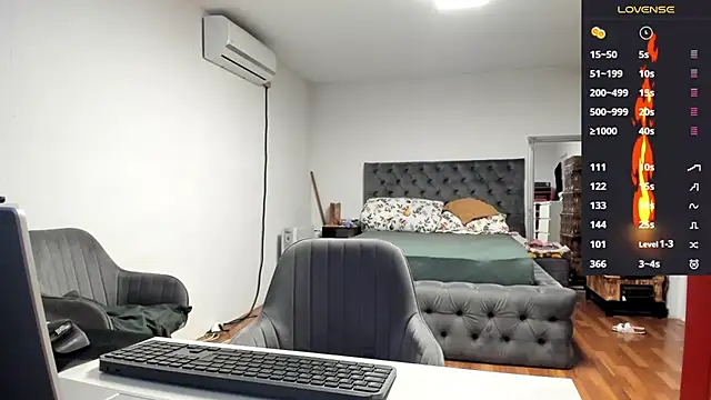 Snapshot of supermanboy94 chatting on 10/07/25, 05:48 supermanboy94 online show from 10/07/25, 05:48