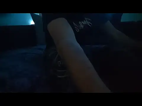 Snapshot of SquirtLover_XL chatting on 11/13/25, 01:26 SquirtLover XL online show from 11/13/25, 01:26