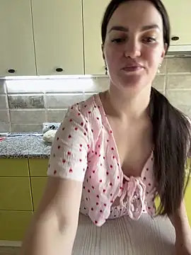 Snapshot of Karolina_llove chatting on 10/04/25, 10:13 Karolina llove online show from 10/04/25, 10:13