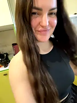 Karolina llove online show from 11/08/25, 11:03