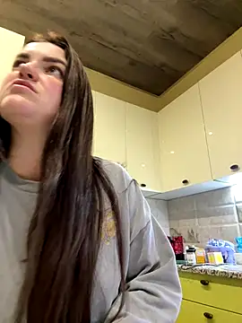 Karolina llove online show from 11/11/25, 06:35