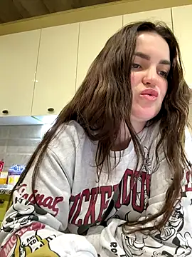 Karolina llove online show from 11/13/25, 12:15