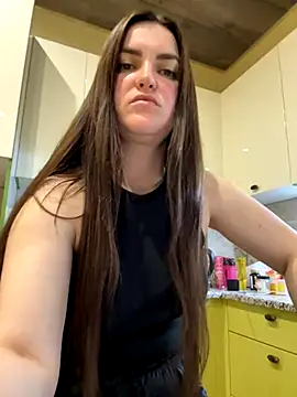 Karolina llove online show from 11/15/25, 03:52