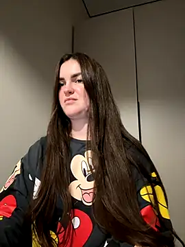 Karolina llove online show from 11/27/25, 11:40