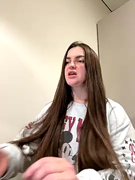 Karolina llove online show from 11/29/25, 07:50