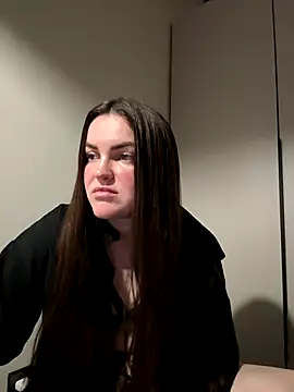 Karolina llove online show from 11/30/25, 10:36