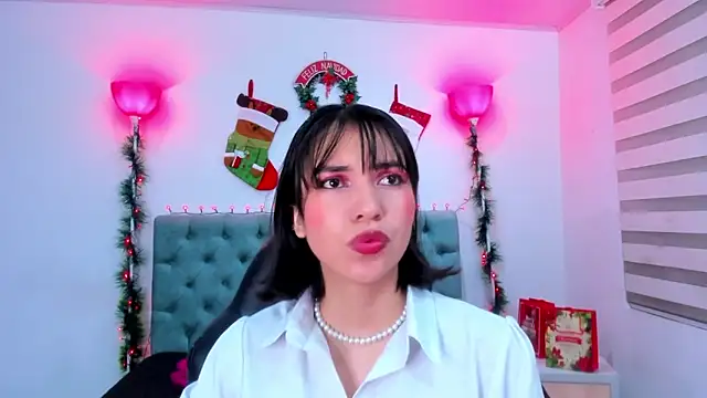 lina bedoya  online show from 12/07/24, 11:40