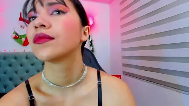 lina bedoya  online show from 12/17/24, 11:49
