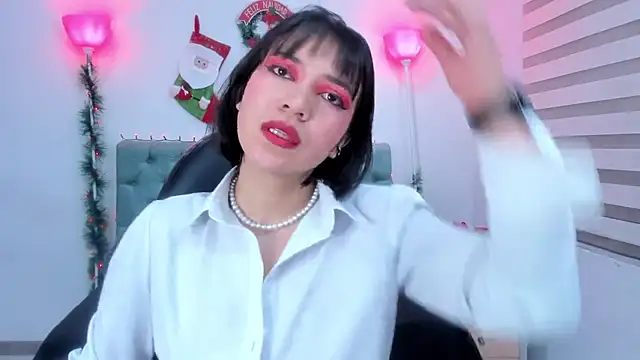 lina bedoya  online show from 12/26/24, 11:43