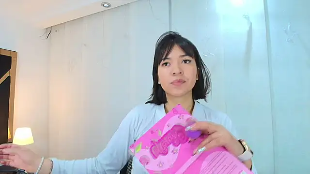 lina bedoya  online show from 09/26/25, 11:36