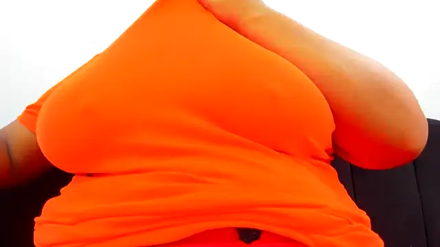 Snapshot of Kika_teem chatting on 10/02/25, 06:15 Kika teem online show from 10/02/25, 06:15