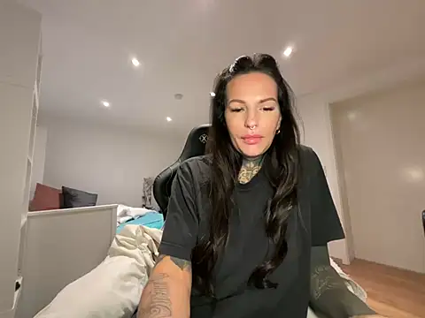 AileenInkOfficial online show from 12/25/24, 05:58