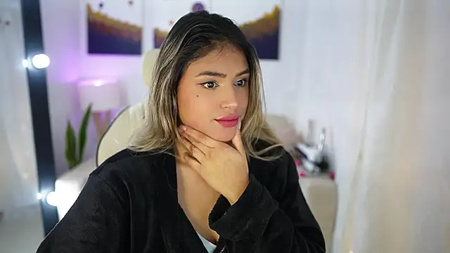 SaraParisi online show from 12/02/24, 03:37