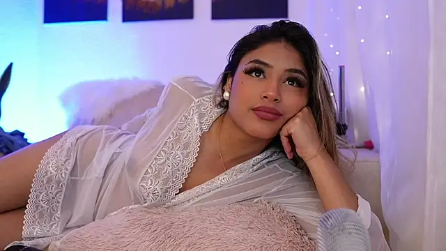SaraParisi online show from 12/13/24, 02:32