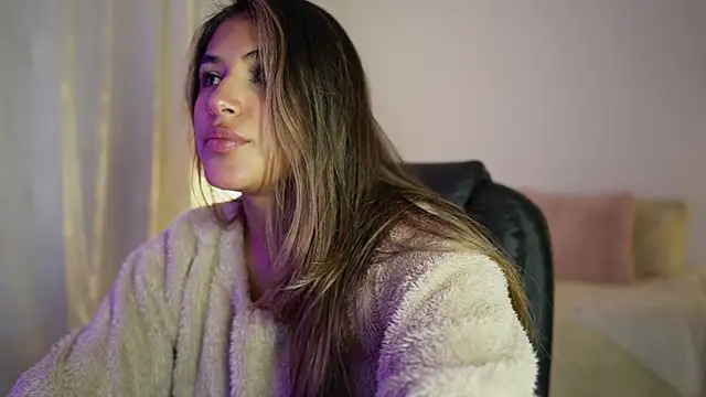 Snapshot of SaraParisi chatting on 09/27/25, 11:10 SaraParisi online show from 09/27/25, 11:10