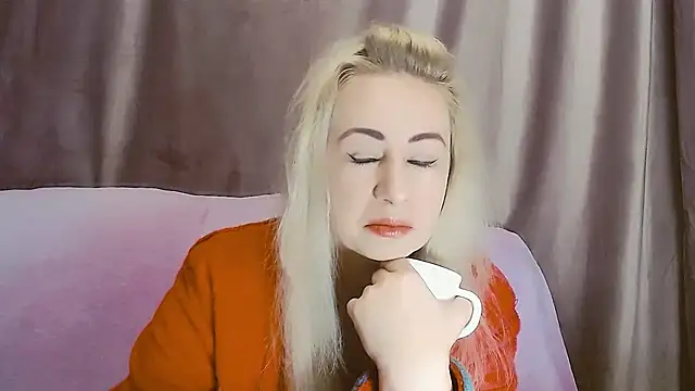 Olesya online show from 12/18/25, 02:28