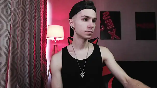 Snapshot of Joseph__Quinn chatting on 11/11/25, 07:08 Joseph Quinn online show from 11/11/25, 07:08