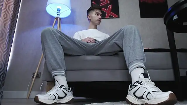 Snapshot of Joseph__Quinn chatting on 11/12/25, 05:19 Joseph Quinn online show from 11/12/25, 05:19