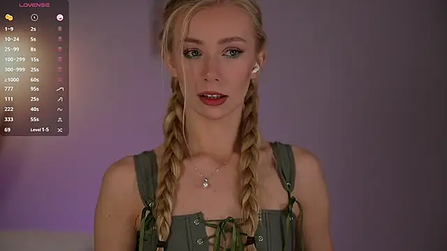 Snapshot of Vika54784 chatting on 11/23/25, 04:01 Vika54784 online show from 11/23/25, 04:01