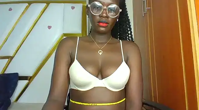 cutesmiling online show from 01/26/25, 12:11