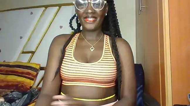 cutesmiling online show from 02/05/25, 06:48