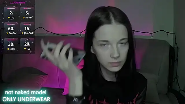 Snapshot of Miya_Dream_UKR chatting on 12/22/24, 12:07 Miya Dream UKR online show from 12/22/24, 12:07