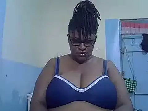 Snapshot of sexy_bigboobss chatting on 09/28/25, 09:36 sexy bigboobss online show from 09/28/25, 09:36