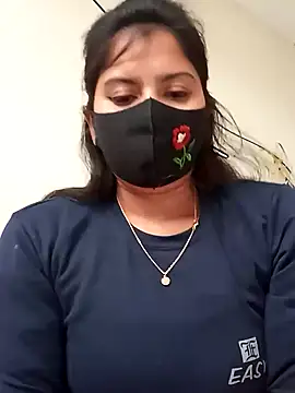 Cute Nipa online show from 01/01/25, 03:23