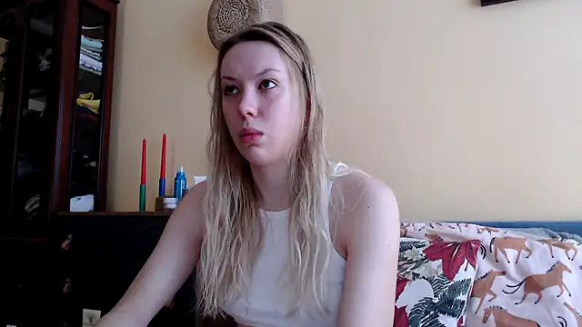 Snapshot of Scarlettford chatting on 12/11/24, 10:03 Scarlettford online show from 12/11/24, 10:03