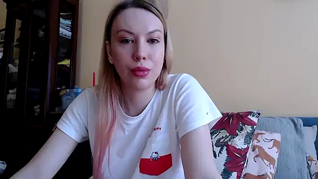 Snapshot of Scarlettford chatting on 12/19/24, 10:34 Scarlettford online show from 12/19/24, 10:34