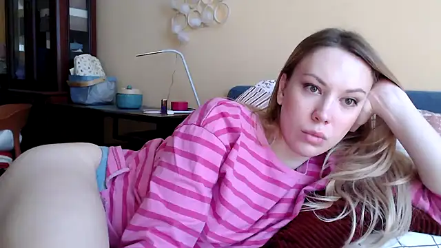Snapshot of Scarlettford chatting on 02/07/25, 11:56 Scarlettford online show from 02/07/25, 11:56