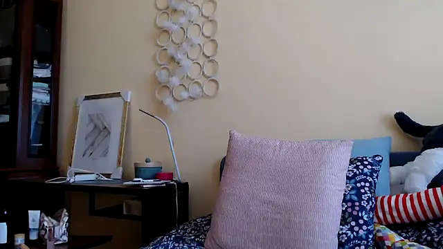Snapshot of Scarlettford chatting on 03/16/25, 02:00 Scarlettford online show from 03/16/25, 02:00