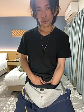 Snapshot of Katakuriko-Denpun chatting on 10/27/25, 08:40 Katakuriko-Denpun online show from 10/27/25, 08:40