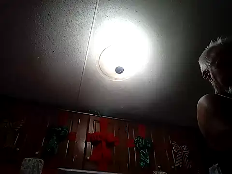 Xoc8  online show from 12/27/24, 08:28