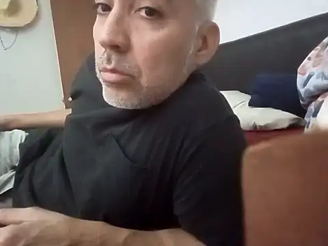 Xoc8  online show from 10/15/25, 02:44