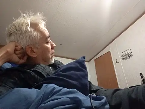 Xoc8  online show from 11/04/25, 10:53