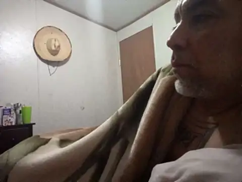 Snapshot of Xoc8_ chatting on 01/14/26, 04:01 Xoc8 online show from 01/14/26, 04:01