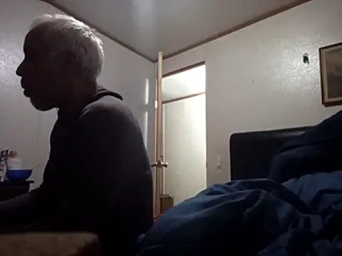 Snapshot of Xoc8_ chatting on 01/18/26, 12:47 Xoc8 online show from 01/18/26, 12:47