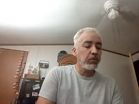 Snapshot of Xoc8_ chatting on 03/11/26, 04:24 Xoc8 online show from 03/11/26, 04:24