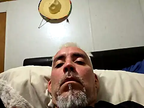 Snapshot of Xoc8_ chatting on 05/03/26, 11:44 Xoc8 online show from 05/03/26, 11:44