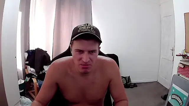Snapshot of PKrisztian chatting on 09/22/25, 02:41 PKrisztian online show from 09/22/25, 02:41