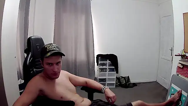 Snapshot of PKrisztian chatting on 09/27/25, 03:17 PKrisztian online show from 09/27/25, 03:17