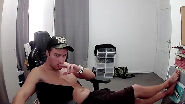 Snapshot of PKrisztian chatting on 09/29/25, 06:46 PKrisztian online show from 09/29/25, 06:46