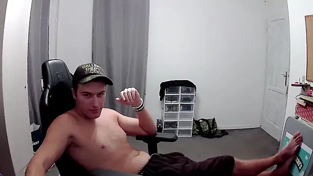 Snapshot of PKrisztian chatting on 10/01/25, 04:57 PKrisztian online show from 10/01/25, 04:57