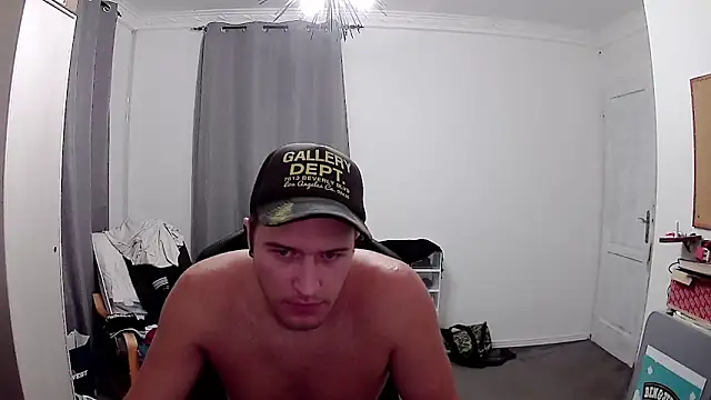 Snapshot of PKrisztian chatting on 10/05/25, 06:50 PKrisztian online show from 10/05/25, 06:50