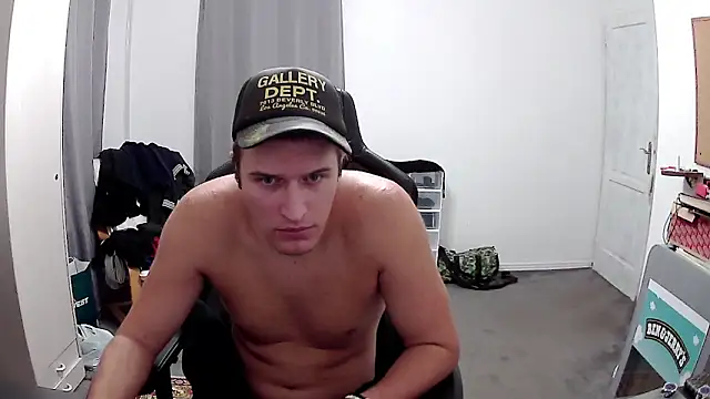 Snapshot of PKrisztian chatting on 10/19/25, 09:37 PKrisztian online show from 10/19/25, 09:37