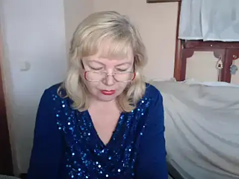 EvelynLoveShy online show from 12/19/24, 09:18